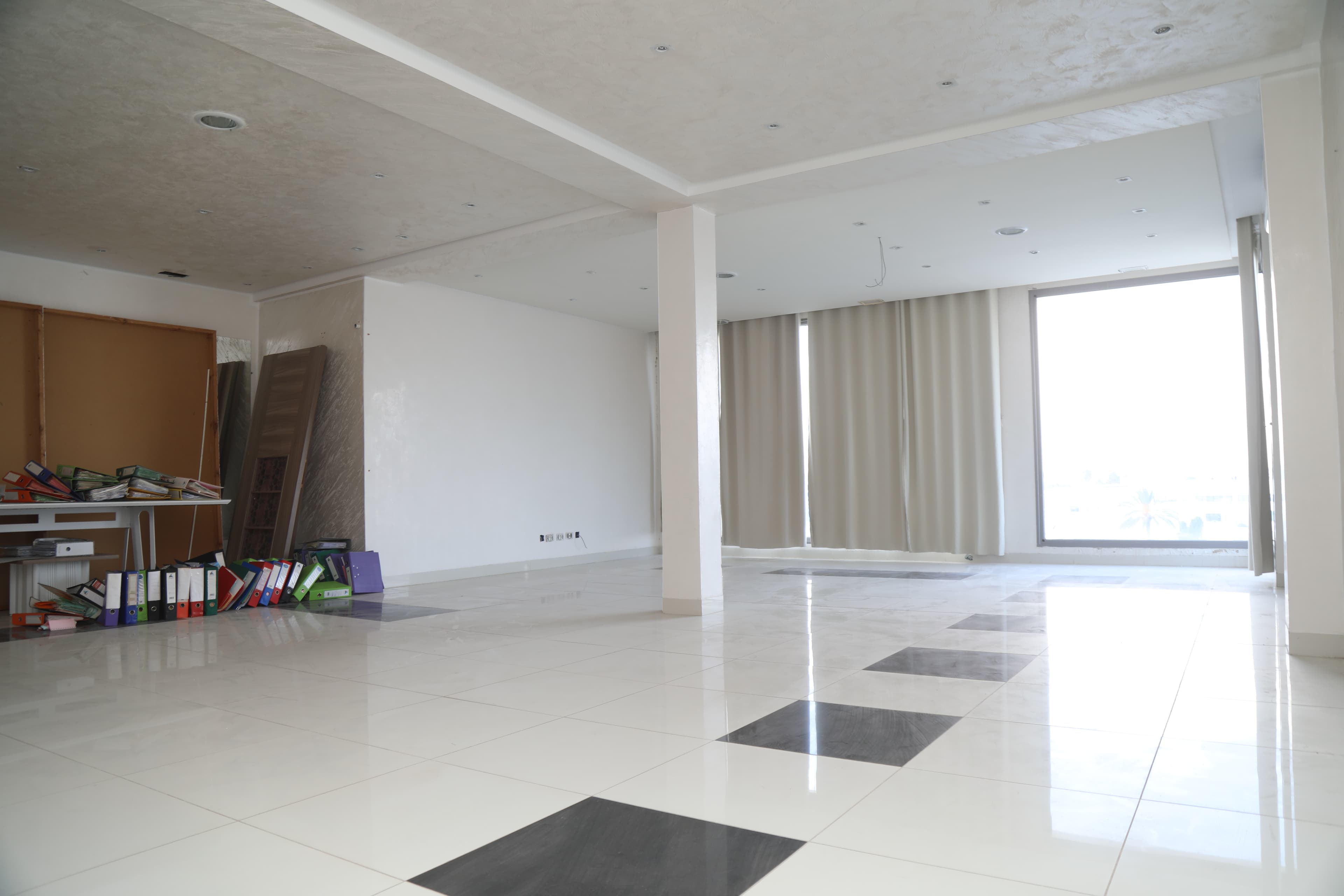 Showroom moderne à louer à Ben Arous – Résidence Yasmin Centre - Image 2